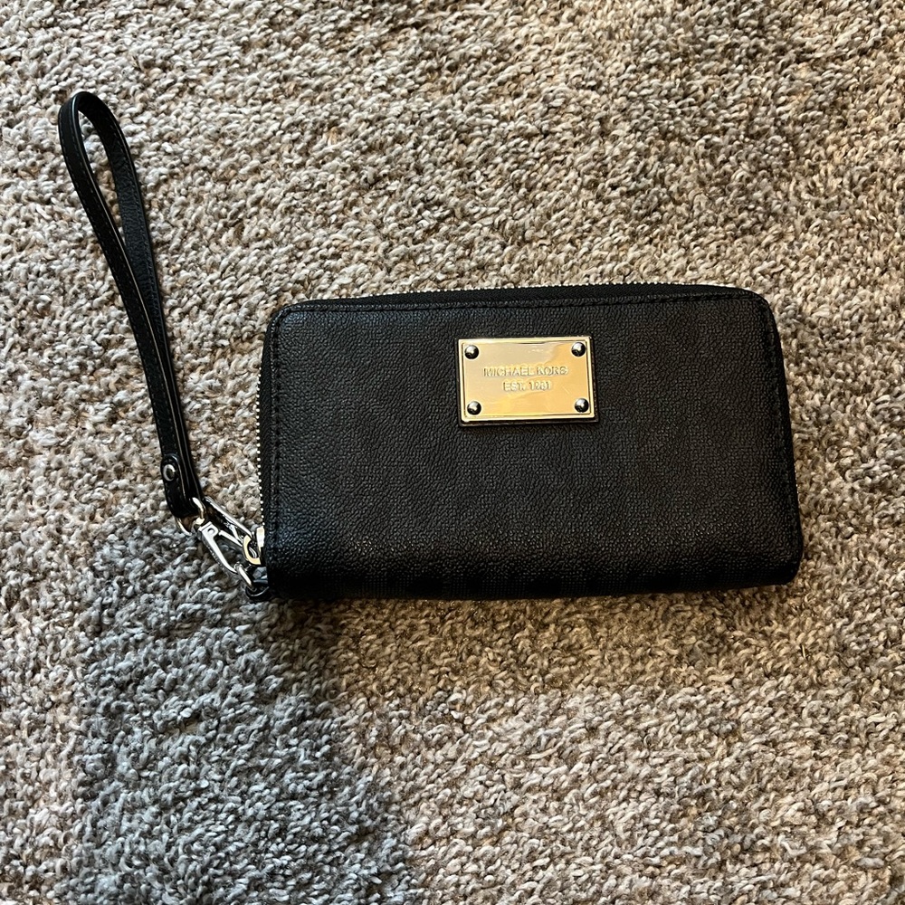 Michael Kors Wristlet Wallet